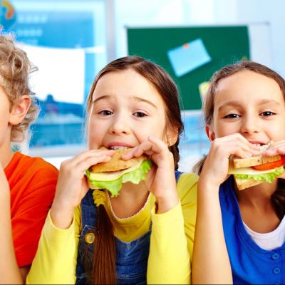 Επιλέγοντας υγιεινά snacks για το σχολείο - Τι να θυμάστε