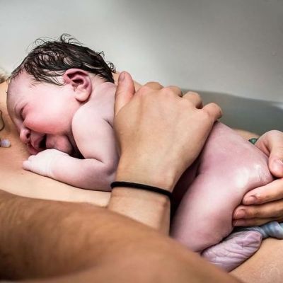 Τοκετός: Γιατί περιμένουμε πριν κόψουμε τον ομφάλιο λώρο;