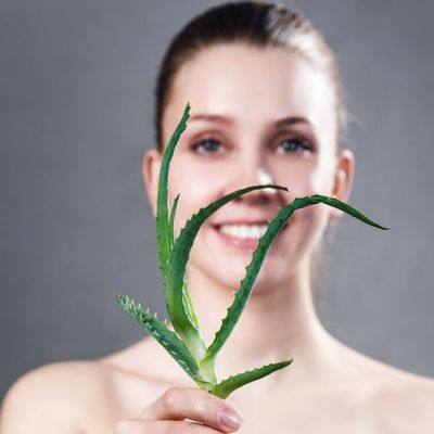 Τέσσερα φυσικά προϊόντα που θα σε απαλλάξουν από τις ραγάδες