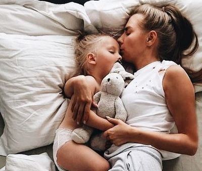 Τελικά, βοηθάει ο ύπνος τη μαμάς την ώρα που κοιμάται το μωρό;