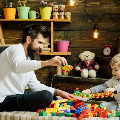 Τι μπορεί να κάνει ένας μπαμπάς με το παιδί του;