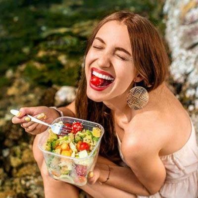 Είναι η σαλάτα σας μια πραγματικά υγιεινή επιλογή;