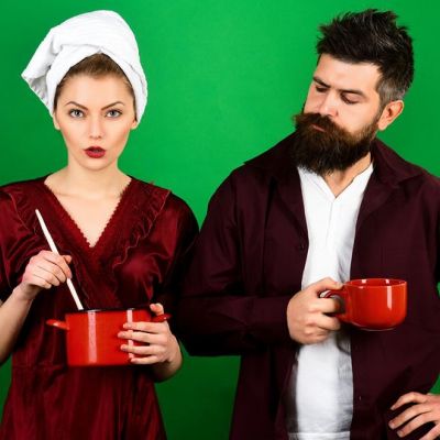 «Είμαι η σύντροφός σου, όχι η μαμά σου…»