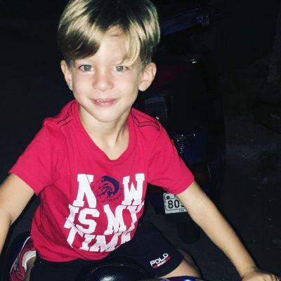 Γιος Έλληνα παρουσιαστή το αγοράκι της φωτογραφίας - Πάει κάπου το μυαλό σας;