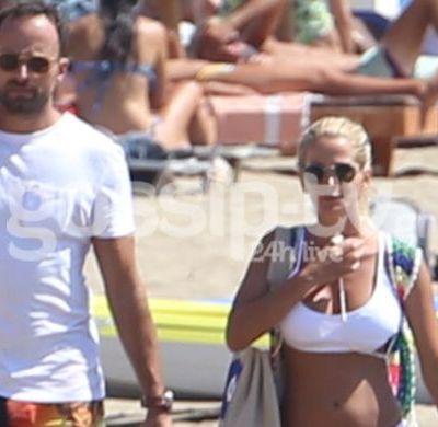 Γιώργος Λιανός: Όμορφες στιγμές στην παραλία με την κούκλα σύντροφό του