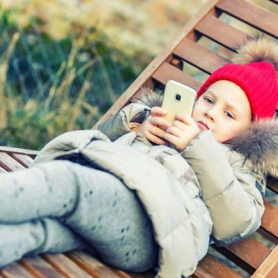 Ανήλικοι και social media: Τι έχει αλλάξει με το νέο κανονισμό