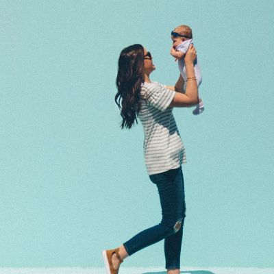 Πέντε πράγματα που παθαίνει κάθε μαμά το καλοκαίρι με τα παιδιά