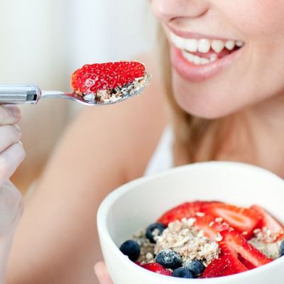 Ποιες τροφές στο πρωινό βοηθούν στην απώλεια βάρους;