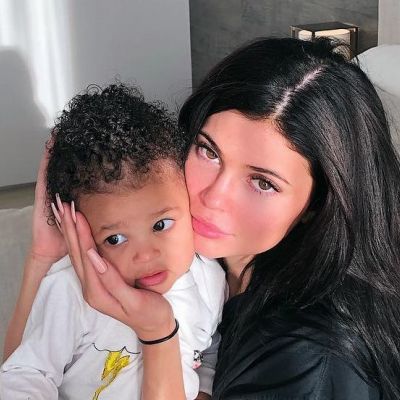 Η Kylie Jenner αποκάλυψε τι επιτρέπει στην κόρη της Stormi να τρώει και μείναμε άφωνες
