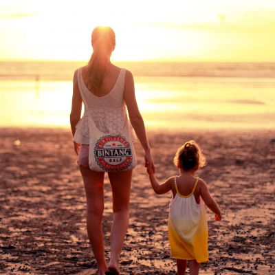 4 πράγματα που χαρακτηρίζουν κάθε μαμά στην παραλία!