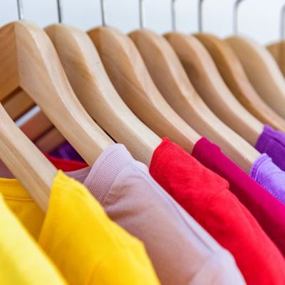 Έτσι θα εξαφανίσετε τον λεκέ από μαρκαδόρο στα ρούχα με τρία απλά βήματα (vid)