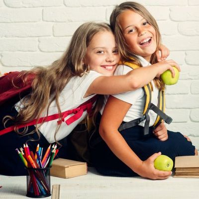 Φιλίες στο σχολείο: Πώς ένα παιδί θα κάνει καινούριους φίλους;