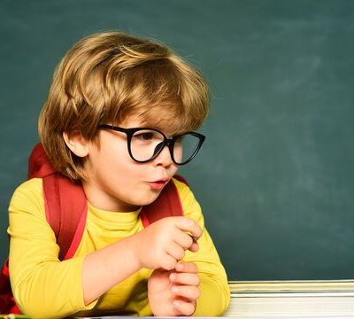 Μαθήματα ζωής: Πώς θα βοηθήσω το  παιδί μου να προσαρμοστεί πιο εύκολα στο σχολείο του; (vid)