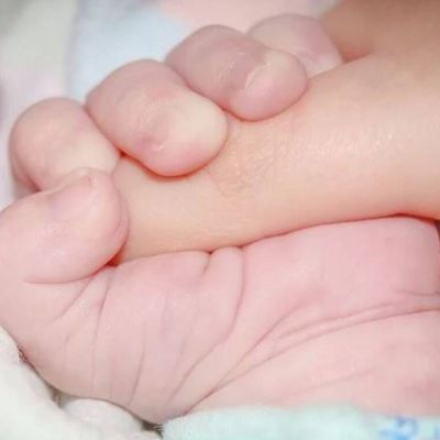 Σάλος: Μητέρα πούλησε το μωρό της για 1.800 ευρώ (pics)