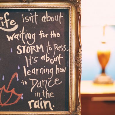 Είκοσι πράγματα που μου χαρίζουν ευτυχία ακόμα και μένοντας στο σπίτι λόγω κορονοϊού