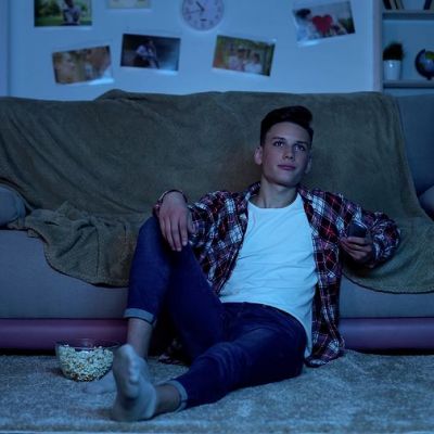 Κορονοϊός: Πώς θα πείσω το έφηβο παιδί μου να μείνει μέσα στο σπίτι;