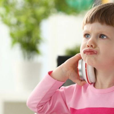 Μαθήματα Ζωής: Πώς να αντιδράσετε όταν το παιδί σας θεωρεί υπεύθυνους για το «κακό» που του κάνατε