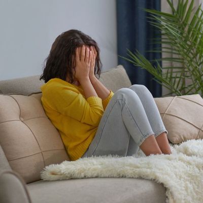 Επιλόχεια κατάθλιψη & καραντίνα: Τι θα πρέπει να προσέξει η γυναίκα που γέννησε και οι γύρω της