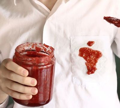 Λεκές από μαρμελάδα στα ρούχα: Πώς μπορείτε να τον αφαιρέσετε (vid)