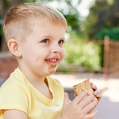 Οι τέσσερις πιο συχνοί καλοκαιρινοί λεκέδες και πώς να τους αφαιρέσετε