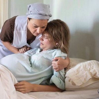 Άγριες Μέλισσες: Με επαγγελματία μαία «γέννησε» η Δρόσω – Η αποκάλυψη της Ρίζως