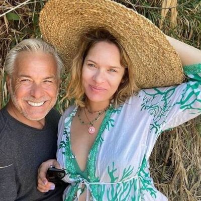 Χριστόπουλος–Μπραντ:Η πρώτη οικογενειακή φώτο από την έξοδο από το μαιευτήριο