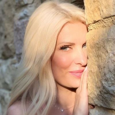 H νέα φωτό της Μενεγάκη από τις διακοπές και ο διάλογος με πρώην συνεργάτη