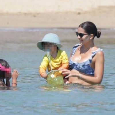 Σούπερ μαμά η Τσιμτσιλή: Ξέγνοιαστες στιγμές στην παραλία με τα παιδιά της!