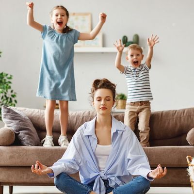 Μαθήματα Ζωής: Οδηγός ψυχικής επιβίωσης για κουρασμένους γονείς (vid)