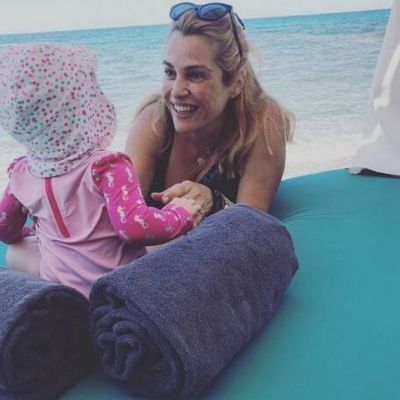 Τζένη Μπότση: Το φωτογραφικό άλμπουμ από το πρώτο καλοκαίρι με την κόρη της