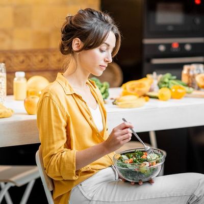 Πώς θα ανακουφιστούμε από το φούσκωμα στην κοιλιά μέσω της διατροφής;