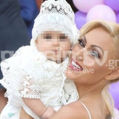 Η Γωγώ Γαρυφάλλου βάφτισε την κόρη της! Μαμά και κόρη κούκλες – Μαγικές φωτό