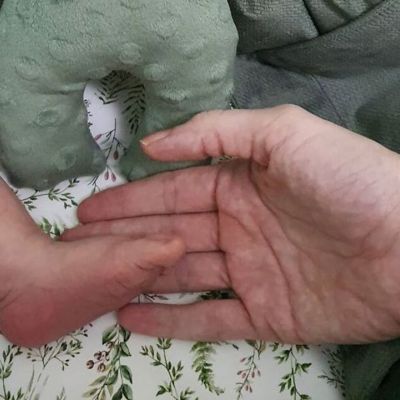 Γέννησε πρόσφατα και συγκινεί: «Πόση ευτυχία χωράει μέσα σε μία χούφτα;»