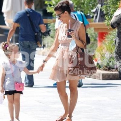 Σίσσυ Φειδά: Η βόλτα με την κόρη της και το άψογο στιλ! (Photos)