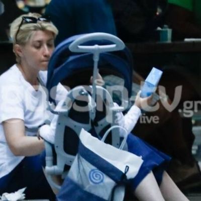 Άλλος άνθρωπος η Κοσιώνη! Η βόλτα με το γιο της και η εμφάνιση χωρίς μακιγιάζ