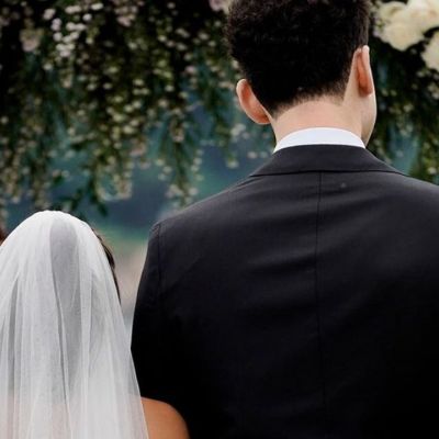 Αυτόν τον γάμο θα τον χαζέψεις! Η λαμπερή τελετή και τα τρία νυφικά!