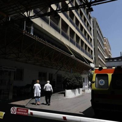 Συναγερμός στον «Ευαγγελισμό»: Το έσκασε 16χρονος με κορονοϊό