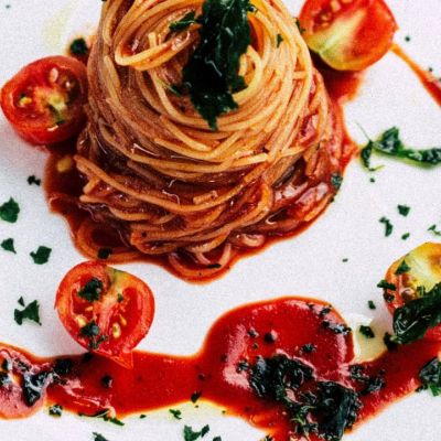 Λεκές από ντομάτα στα ρούχα; Δες πώς θα τον καθαρίσεις