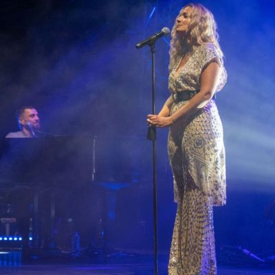 Η Νατάσα Μποφίλιου και η αδελφή της μοιάζουν σαν δυο σταγόνες νερό!