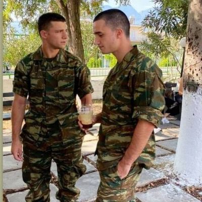 Μπακοδήμου: Οι νέες φωτό των παιδιών της από τη στρατιωτική θητεία τους