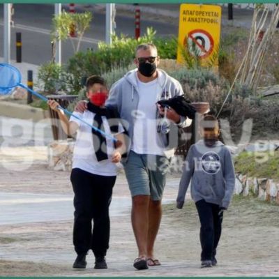 Γιώργος Λιάγκας: Φόρεσε αθλητικό σορτσάκι και βγήκε για άθληση με τους γιους του