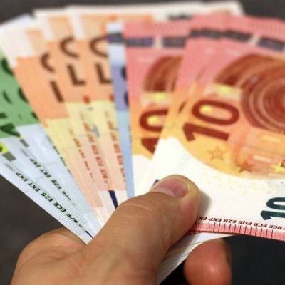 Δώρο Χριστουγέννων 2020: Επί του πραγματικού μισθού η καταβολή του στους εργαζόμενους