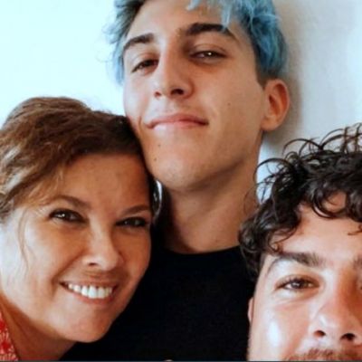 Σοφία Αλιμπέρτη: Η σπάνια φωτό από τα στενά της Πάρου με σούπερ διάθεση!