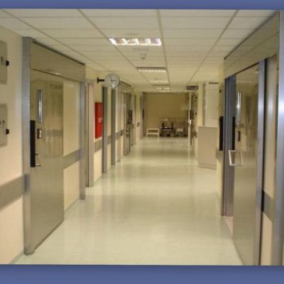 Εσπευσμένα στο νοσοκομείο γνωστός τραγουδιστής - Υπέστη ανεύρισμα εγκεφάλου