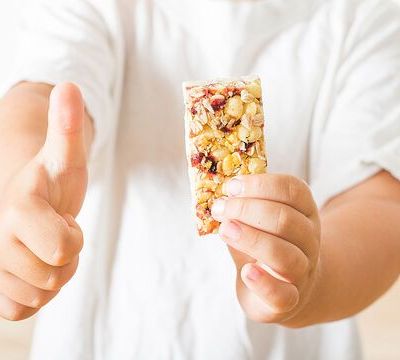 Σπιτικές μπάρες δημητριακών σε τέσσερα βήματα