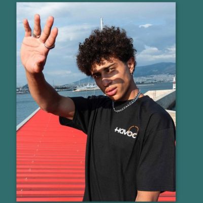 GNTM: Ο Ηρακλής ποζάρει με τη μητέρα του και εκείνη μοιάζει με μεγάλη του αδερφή