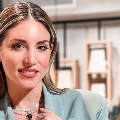 Αθηνά Οικονομάκου: Εξόρμηση στα χιόνια για την εγκυμονούσα ηθοποιό!