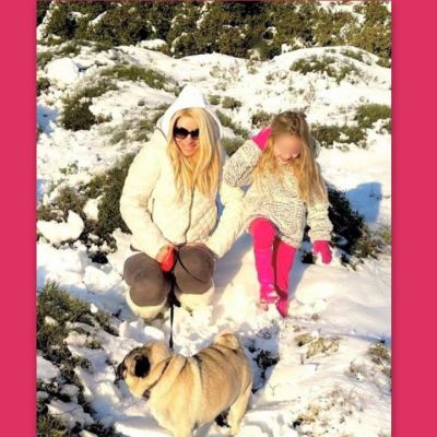 Μενεγάκη:Η φώτο στα χιόνια με τη Μαρίνα έγινε viral - Τα σχόλια όλης της οικογένειας στο instagram