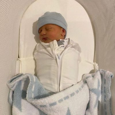 Γνωστή τραγουδίστρια έγινε για πρώτη φορά μητέρα και αυτές είναι οι πρώτες φώτο του νεογέννητου