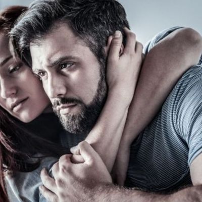 4 ζώδια που δεν πρόκειται να σε αφήσουν να φύγεις από μια σχέση